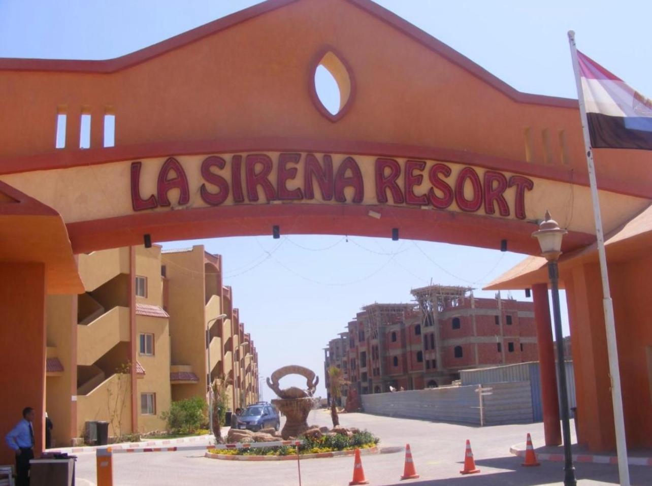 La Sirena Double Room With Mountain View, Families And Couples Only, Extra Of 150 Egyptian Pounds Per Person Per Stay ,To Be Paid To The Resort Ain Sukhna Ngoại thất bức ảnh